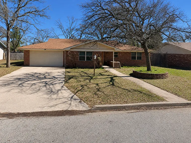 1361 N Rose Dr — Photo 1