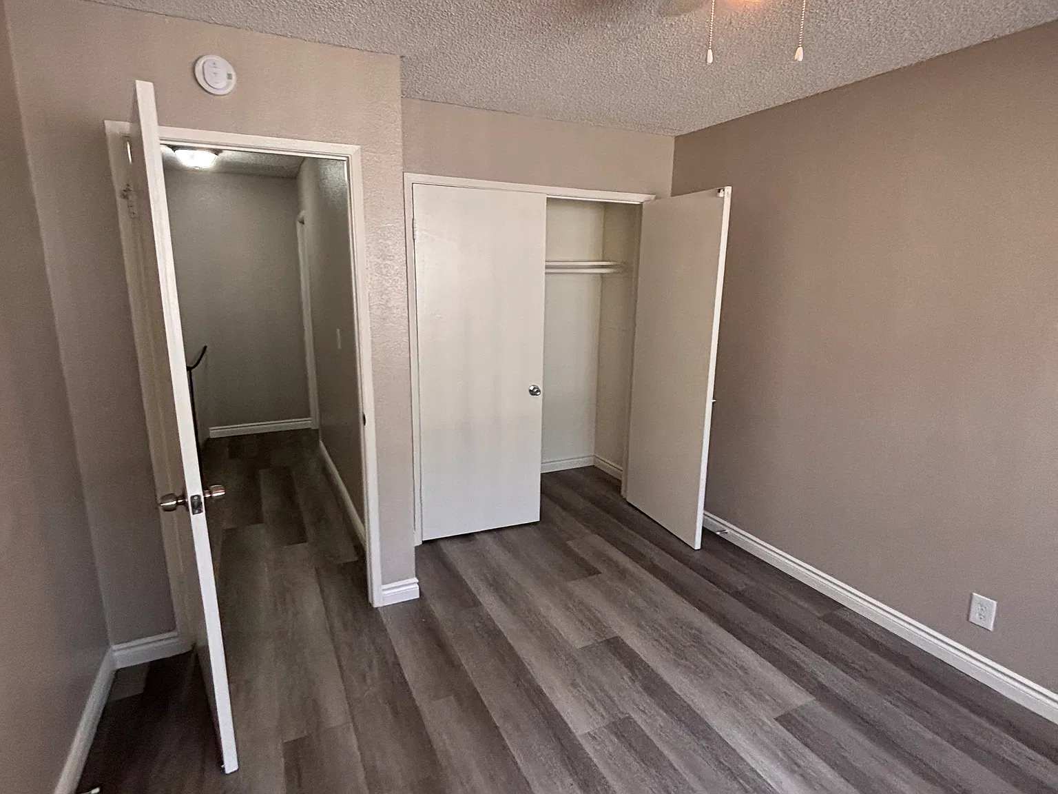 1240-1280 N San Gabriel Ave — Photo 3