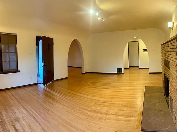 Living room looking at Pepper st entrance