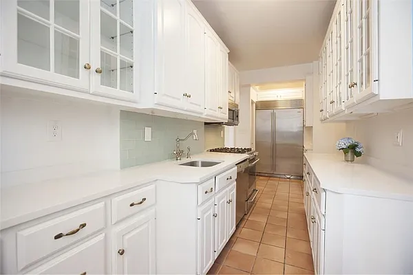 Rented by R New York | media 11