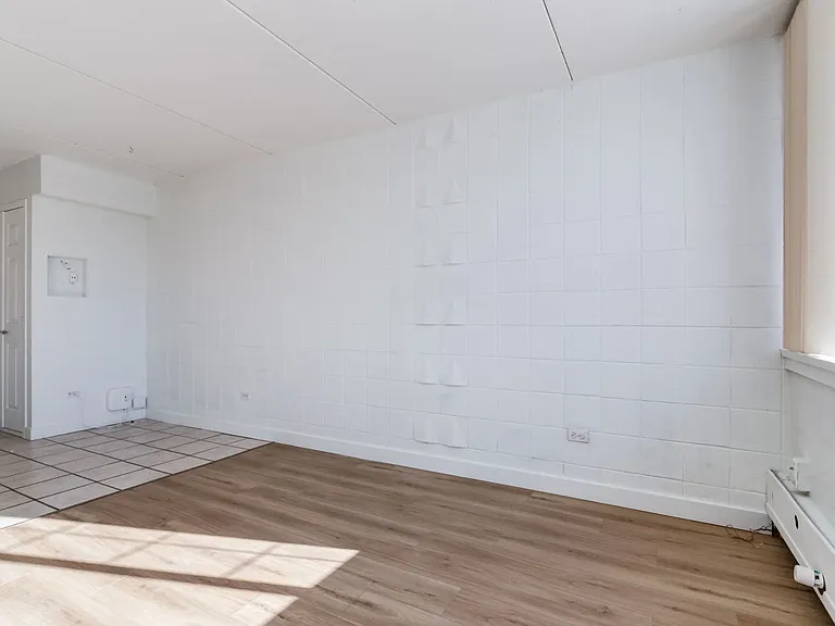 10 Frobisher Blvd SE — Photo 11