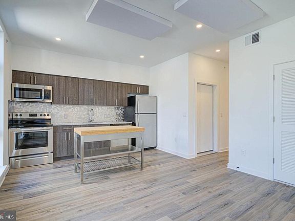 2nd image of 2062 N 2nd St #3