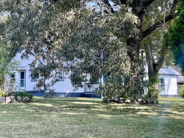 342 W Creston Rd, Crossville, TN 38571