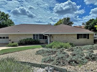 216 Loma Vista Dr, Kerrville, TX 78028
