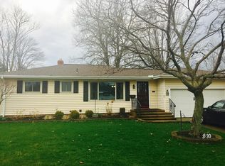3830 W 214th St, Fairview Park, OH