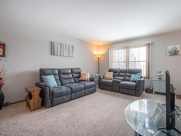 4th image of 7273 S Delaine Dr #10