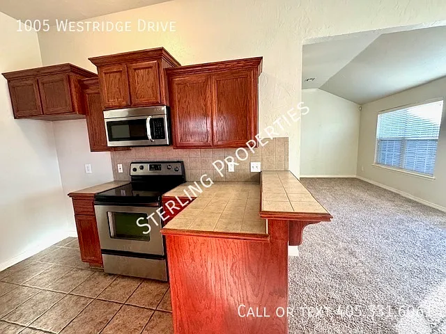 1005 Westridge Dr — Photo 8