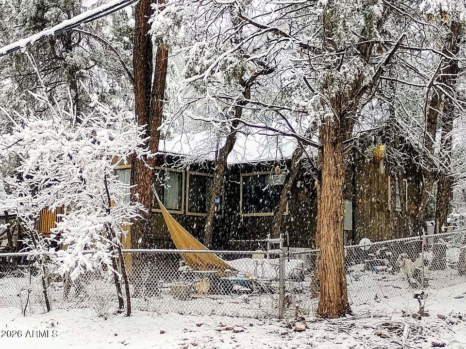 1st image of 812 W MUNSEE Drive