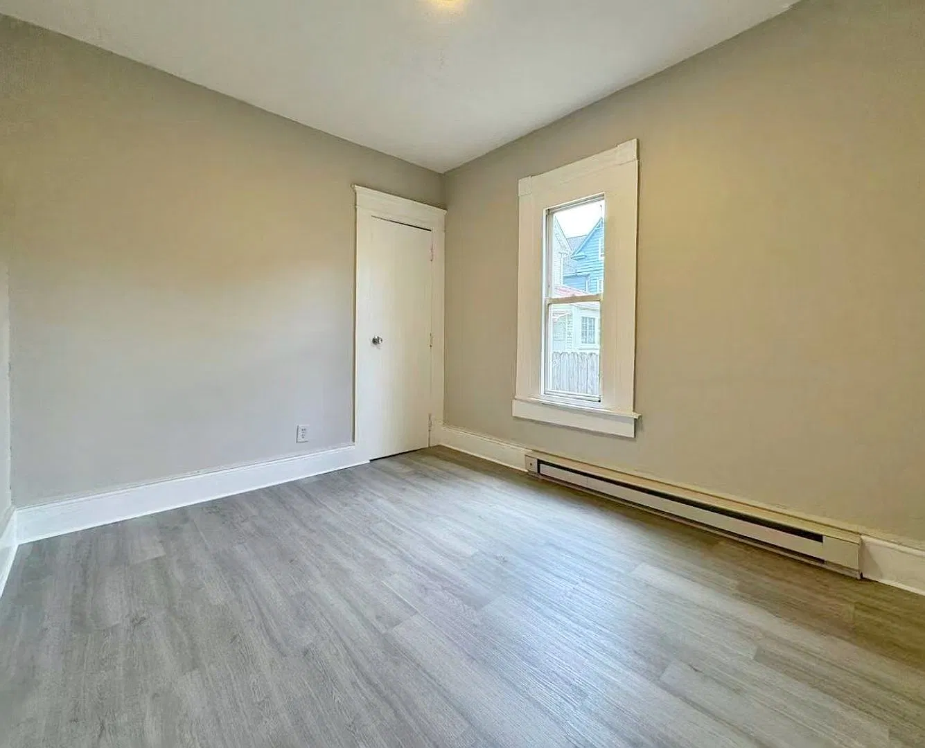 39-41 Hall St — Photo 2