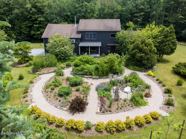 128 Konkapot Rd, Southfield, MA 01259