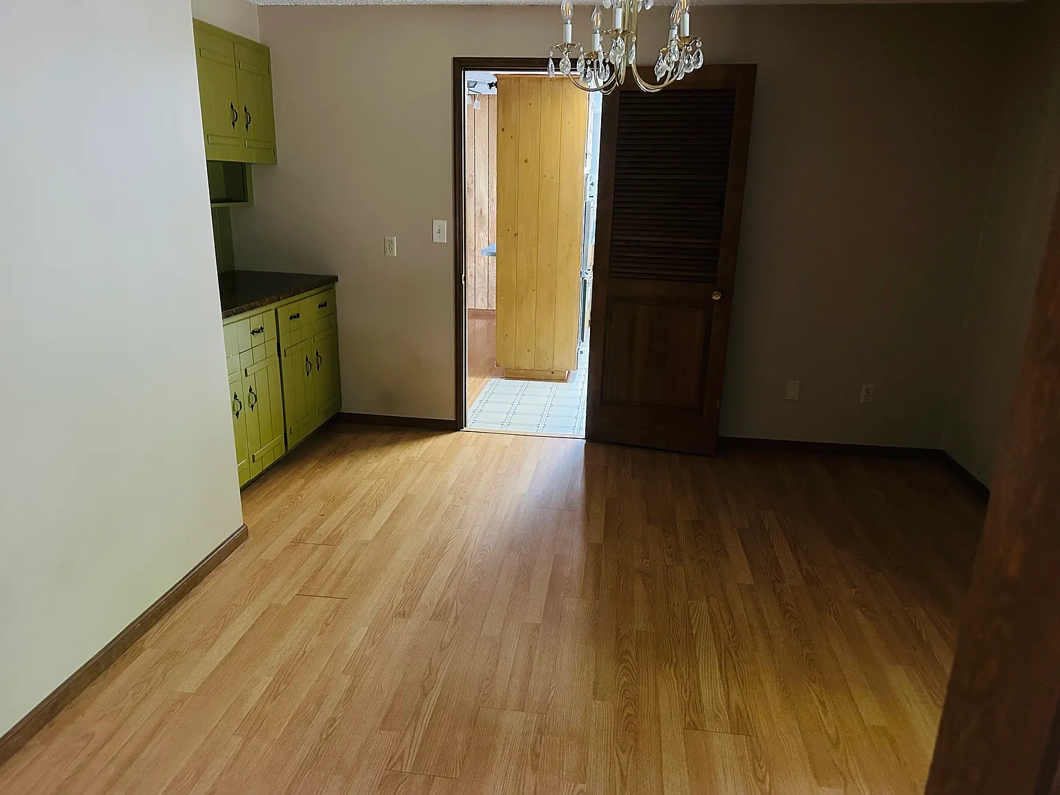 4 bed, 2071 sqft, $3,200 — Photo 2