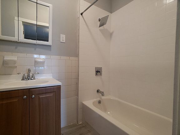 2nd image of 143 Linden St APT 3