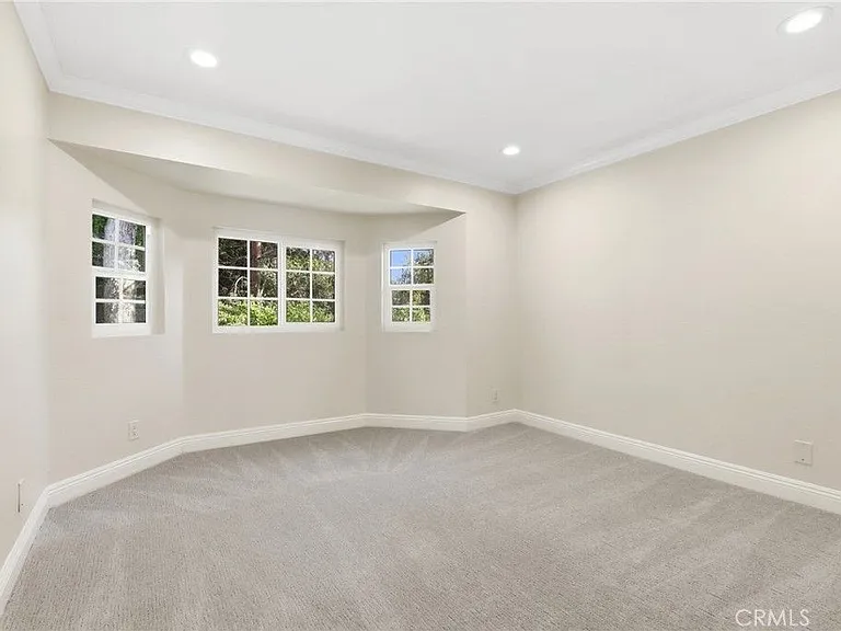 28 Starlight — Photo 18