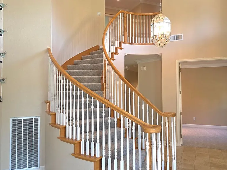 206 Murcia Ct — Photo 4