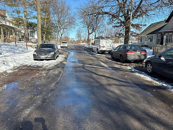 5th image of 3101 Queen Ave N