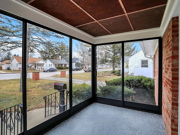 2nd image of 1157 Evans Ave