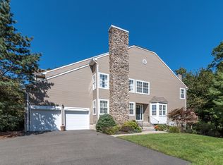 8 Hunter Rd N, North Haledon, NJ 07508