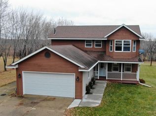 1696 Spring Lake Cir, Jordan, MN 55352