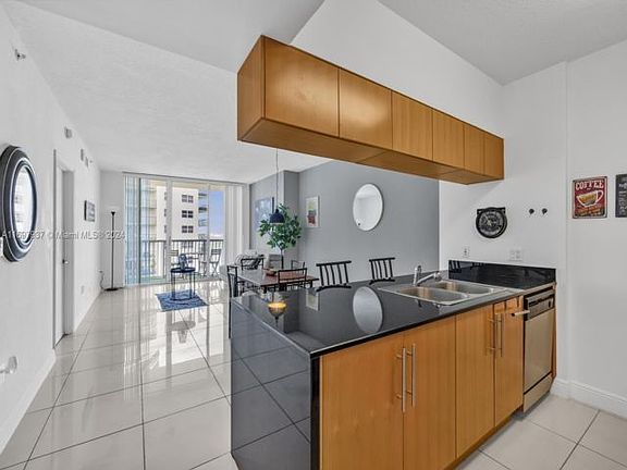 2nd image of 1750 N Bayshore Dr APT 3203