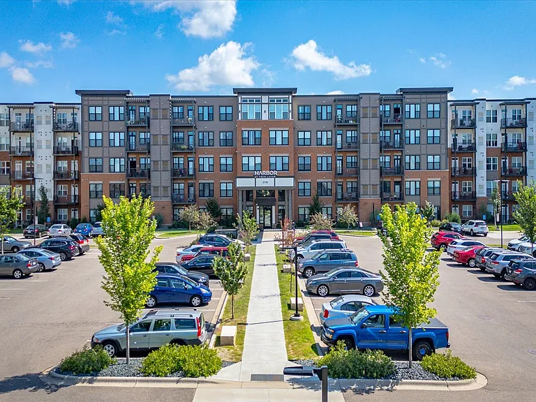 Harbor at Twin Lakes 55+ Apartments — Photo 1