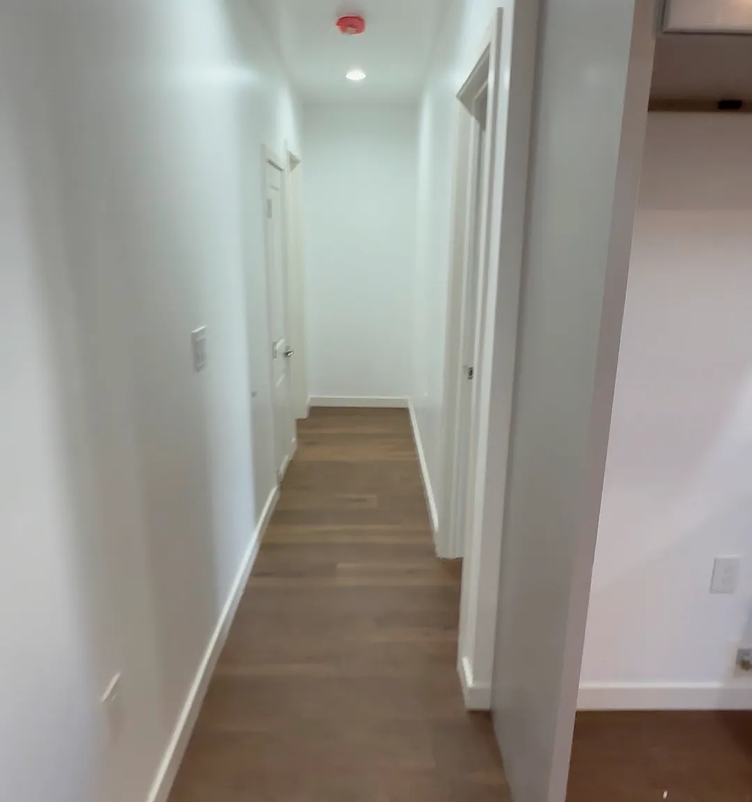 1 bed, 900 sqft, $1,850 — Photo 2
