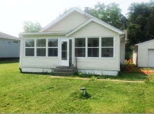 3132 Whipple Dr, Barberton, OH 44203