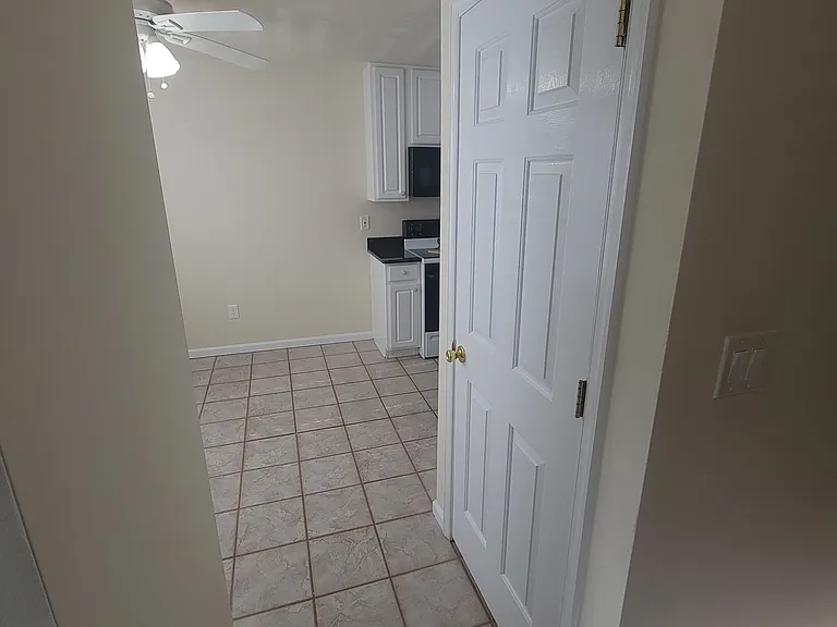 539 Upland St — Photo 2