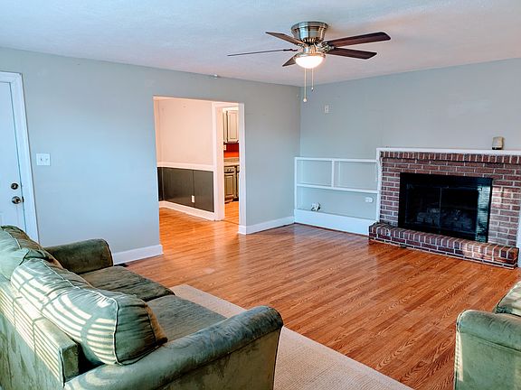 2nd image of 2901 Jefferson Dr