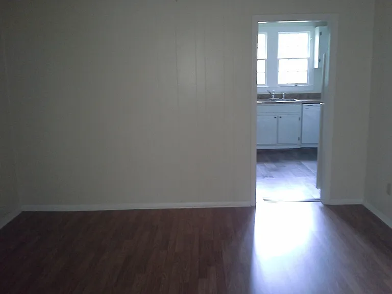 1007 Marvin Ave — Photo 3