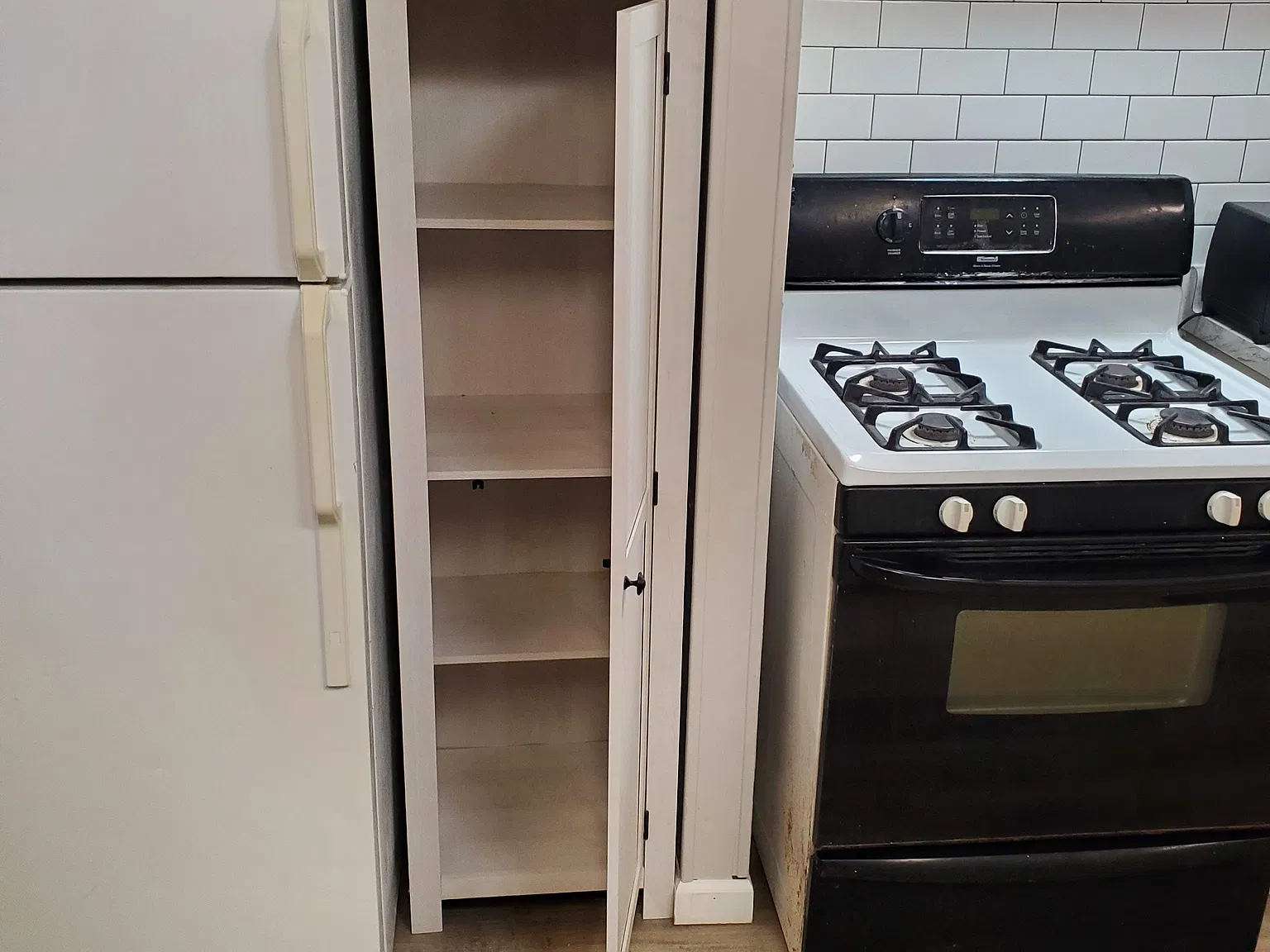 1 bed, 1000 sqft, $1,150 — Photo 4