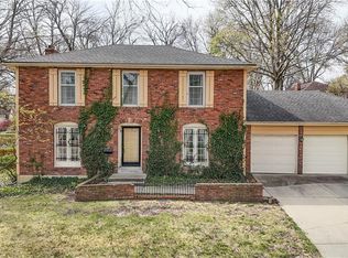 10915 W 100th Ter, Overland Park, KS 66214