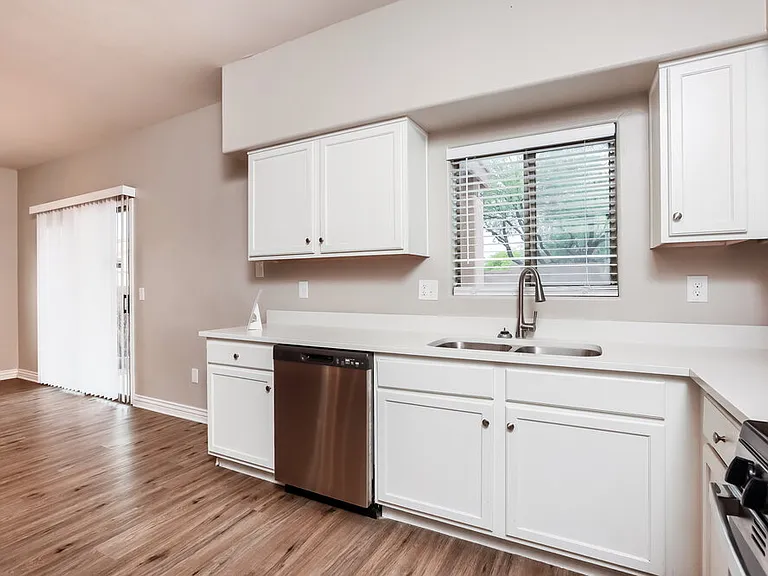 476 E Placita Rejilla — Photo 8