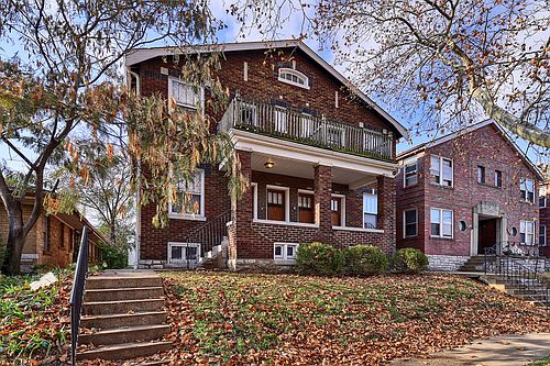 1st image of 3325A Lawn Ave