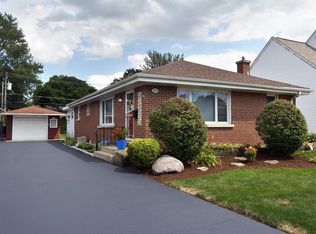 313 S Main St, Mount Prospect, IL 60056