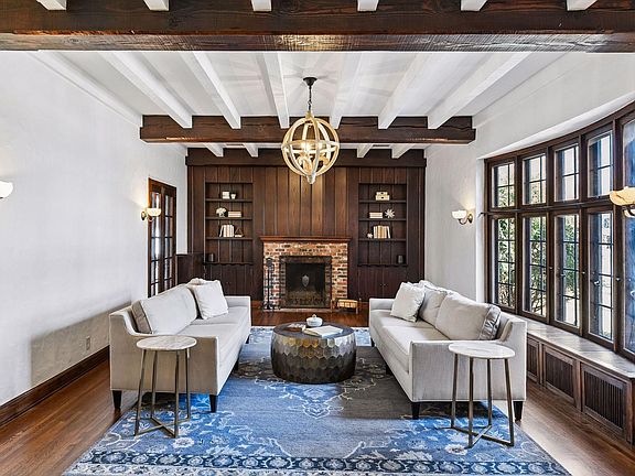 4th image of 224 Oakwood Rd