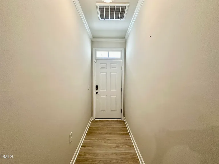 124 Orvis Dr — Photo 4
