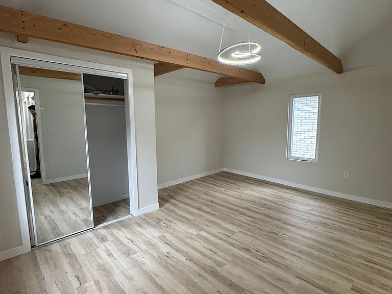 5759 Robinson St — Photo 4