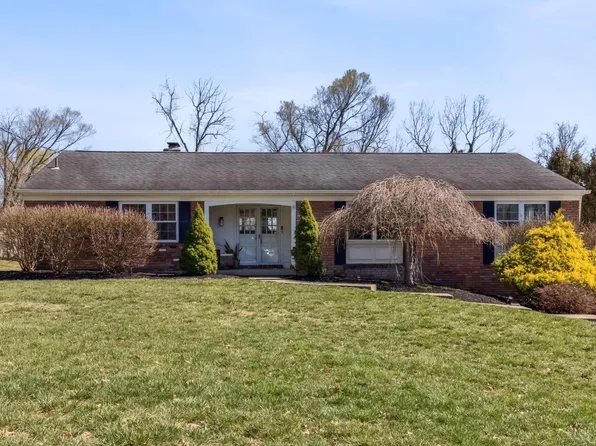 2742 Saddleback Dr, Cincinnati, OH 45244