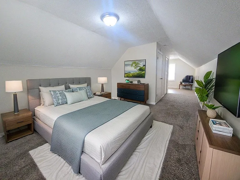 1011 Blakley Dr — Photo 16
