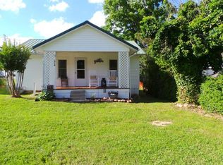 1718 Indian Ridge Rd, Johnson City, TN 37604