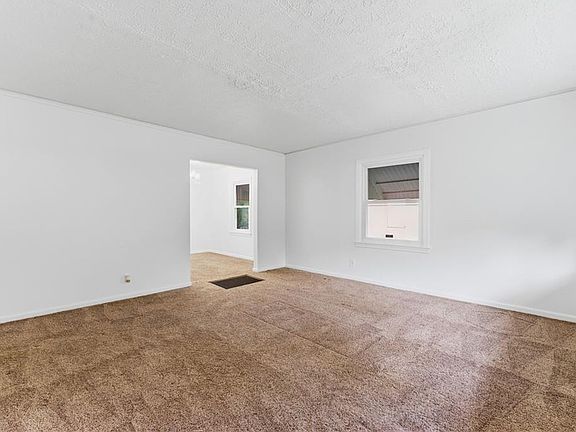 4th image of 2551 E Tupelo St SE