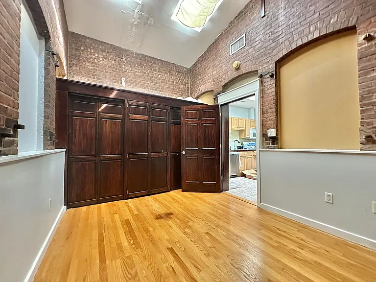 831 Chapel St — Photo 6