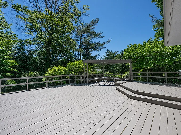 439 Summit St — Photo 33