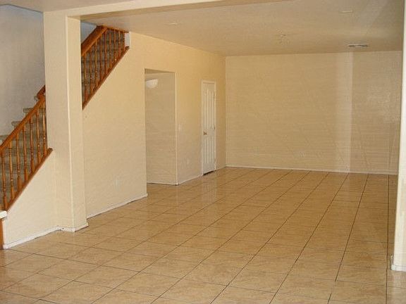 4th image of 7634 N 72nd Ave