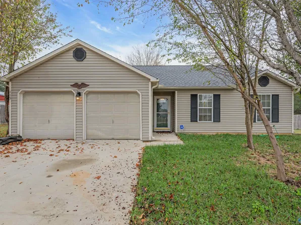 119 Fox Chase Trl, Toney, AL 35773