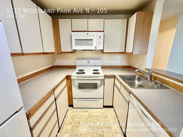 4312 Woodland Park Ave N #105 — Photo 3