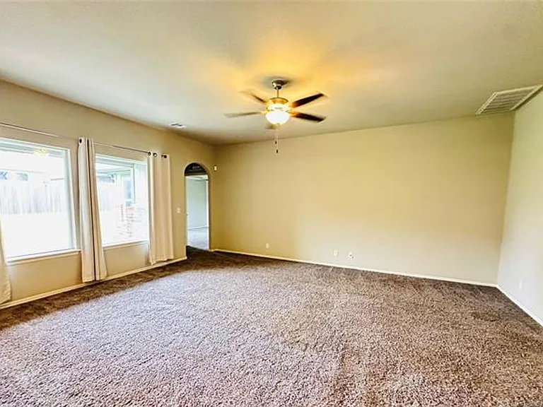 7316 S Joshua Ave — Photo 2