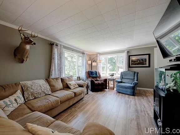 2nd image of 842 E I St