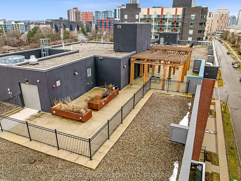 308 Lester St #401 — Photo 21