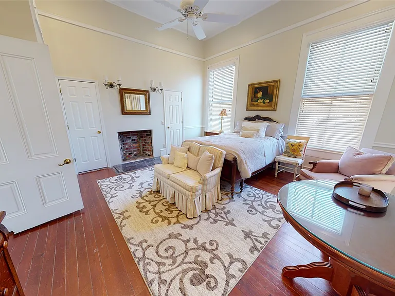 648 N Clayton St — Photo 17